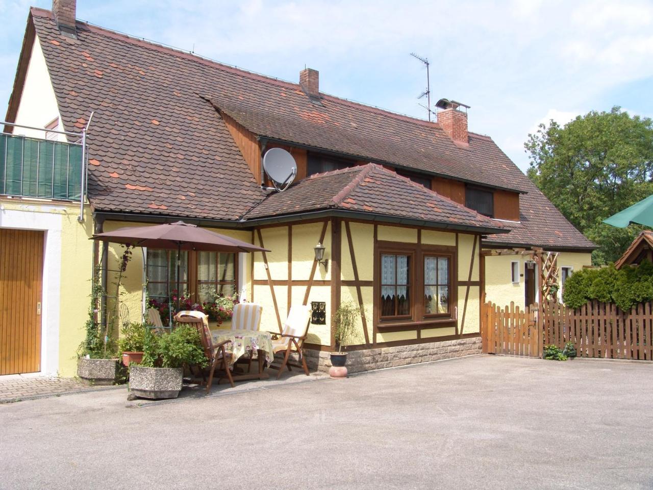 Gaestehaus "Gisela" Im Fuerstlichen Fischhaus Schillingsfürst Εξωτερικό φωτογραφία
